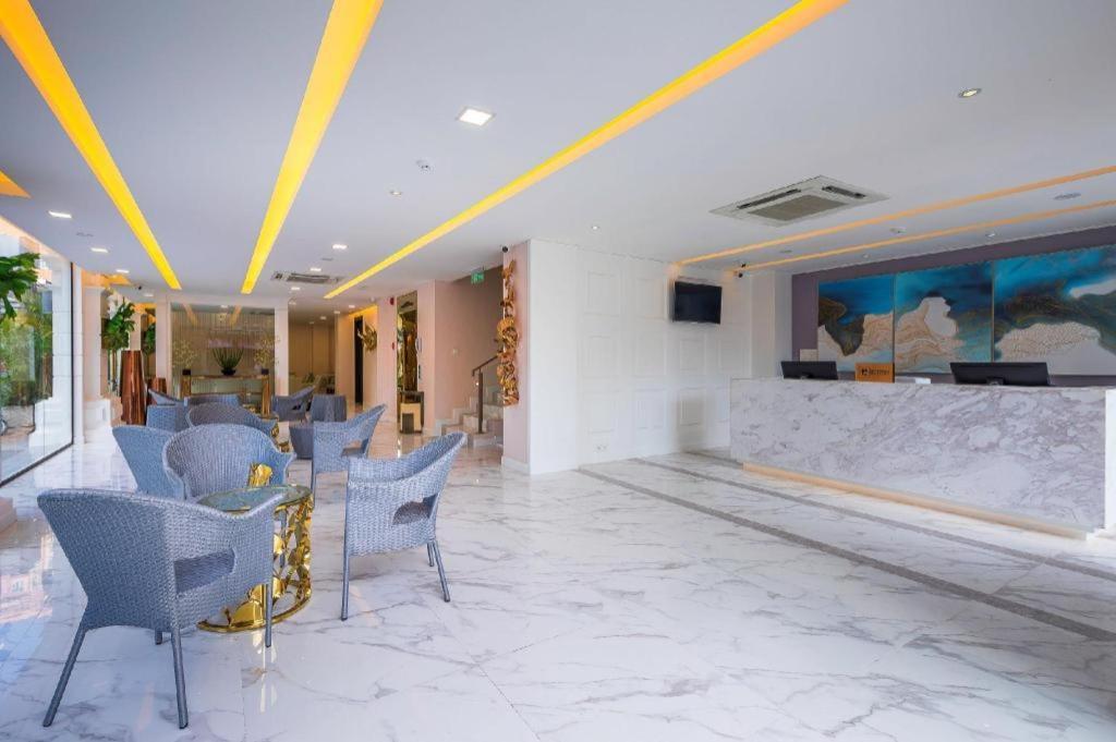 פנום פן V Boutique Hotel מראה חיצוני תמונה
