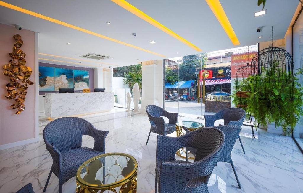 פנום פן V Boutique Hotel מראה חיצוני תמונה